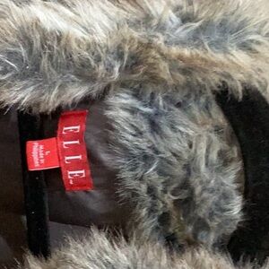 Cozy faker fur vest one button closure, head chest super super warm super cute